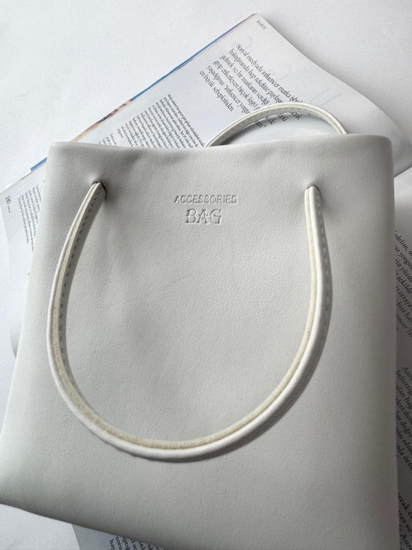 ÇNT-3030 Beyaz Kısa Askılı Fermuarlı Suni Deri Crossbody Omuz Çantası