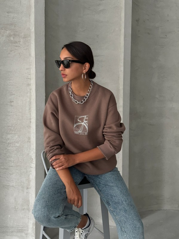 SWT-14269 Kahverengi Bisiklet Kabartma Baskılı Üç İplik Şardonlu Basic Sweatshirt