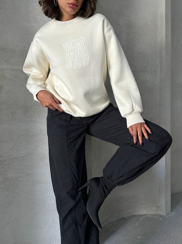 SWT-14272 Ekru Born Kabartma Tasarım Yazı Baskılı Üç İplik Şardonlu Oversize Sweatshirt