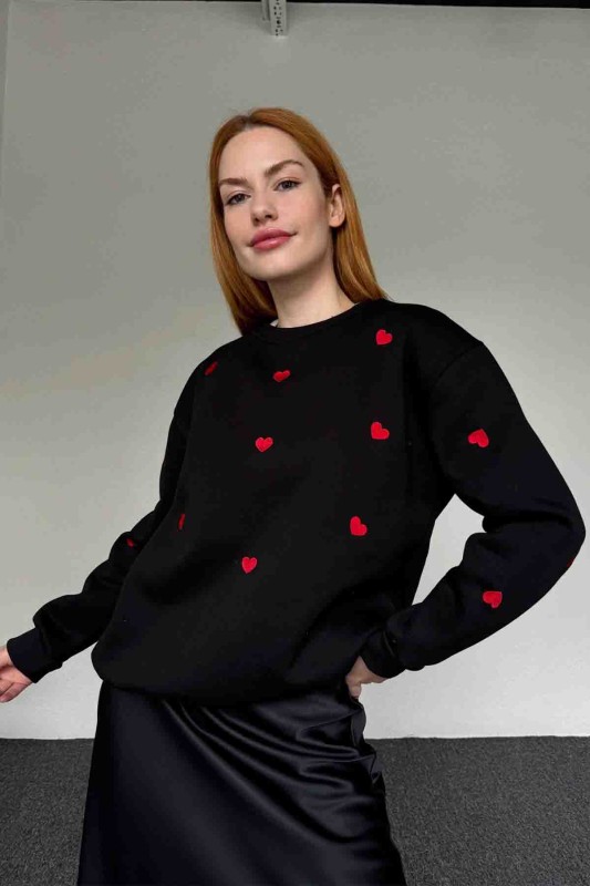 SWT-14279 Siyah Kalp Nakışlı Bisiklet Yaka Sweatshirt