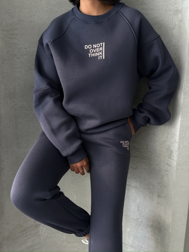 Cappmoda - TKM-03626 Füme Do Not Over Think It Kabartma Yazı Baskılı Bisiklet Yaka Sweatshirt Jogger Üç İplik Şardonlu İkili Takım (1)