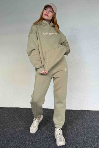 TKM-03643 Haki Less Kabartma Yazı Baskılı Kapüşonlu Sweatshirt Jogger Üç İplik Şardonlu İkili Takım - Thumbnail